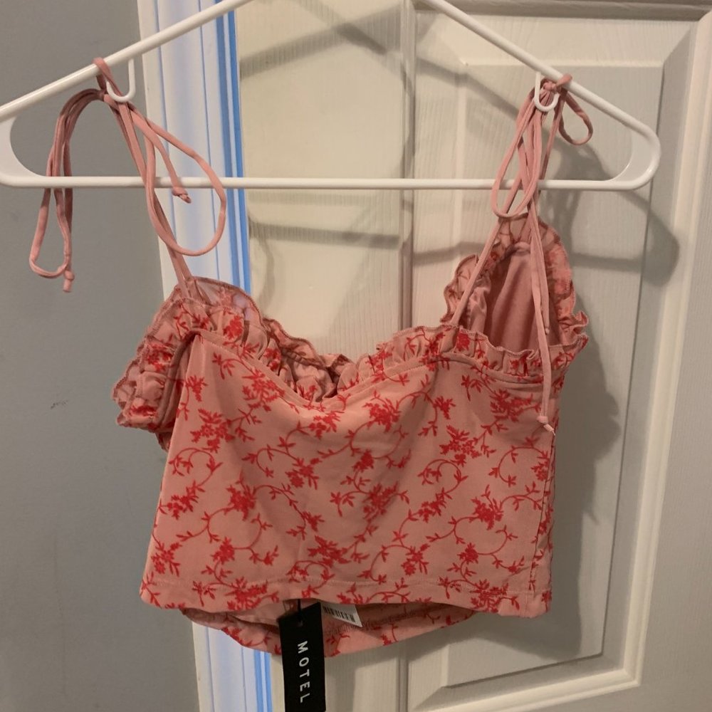 Motel Rocks Pink Ruffle Tank Top NWT - Picture 3 of 3